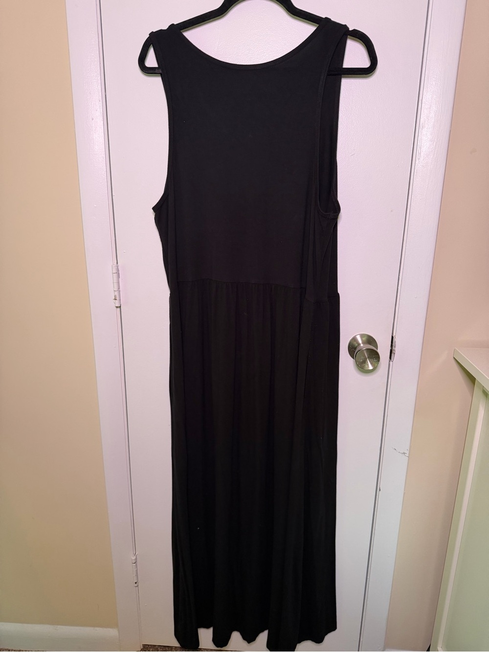 Ava & Viv Black Sleeveless Maxi Dress - Picture 4 of 6